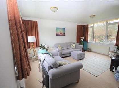 2 Bed Flat, Ray Mead Road, SL6
