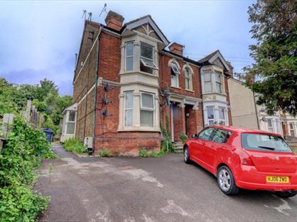 1 Bed Flat, West Wycombe Road, HP12