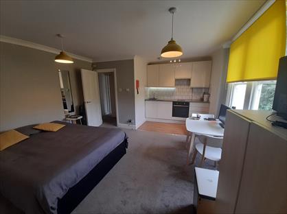 Studio Flat, Hammersmith Grove, W6