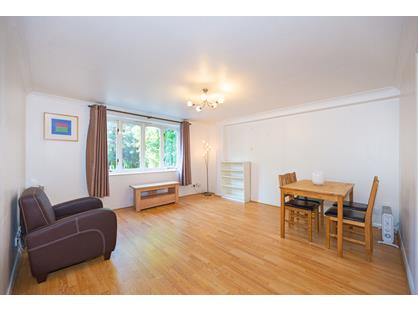 1 Bed Flat, Burlington Gate, SW20