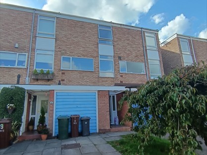 2 Bed Terraced House, Glen Court, WV3
