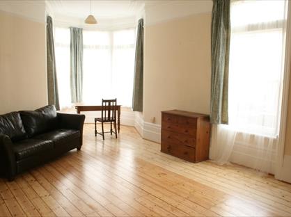 Studio Flat, Halesworth Rd, SE13