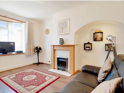 3 Bed Terraced House, Chaplin Road, RM9