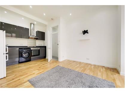 2 Bed Flat, Thurlestone Road, SE27