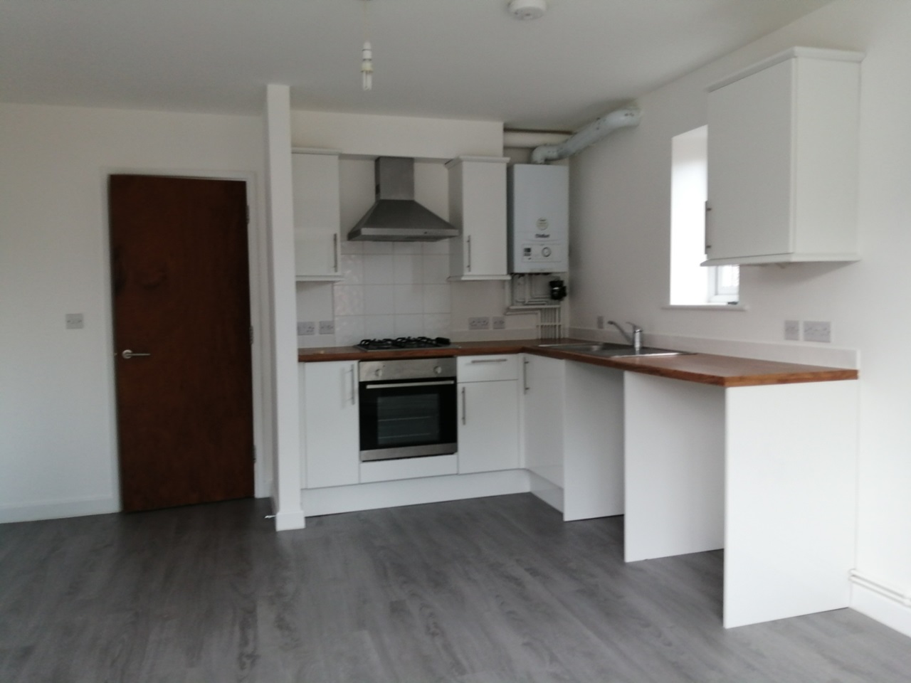 2 Bed Flat, Petherton Court, BS14