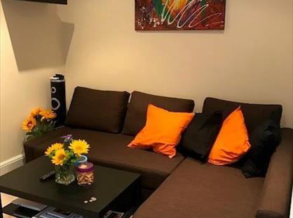 1 Bed Flat, King Charles Road, KT5