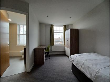 Studio Flat, Foley Street, W1W