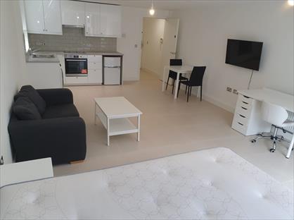 Studio Flat, Clarendon Road, LS2