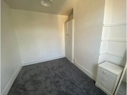 Room in a Shared House, Haselbury Road, N18