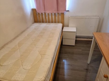 4 Bed Semi-Detached House, Shearwood Crescent, DA1