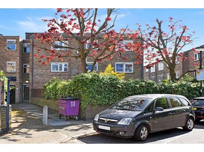 4 Bed Flat, Rosebank Gardens, E3