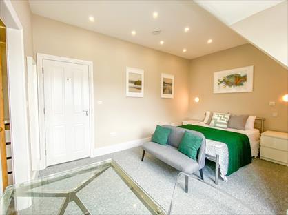 Room in a Shared Flat, Mayfield Road, CR2