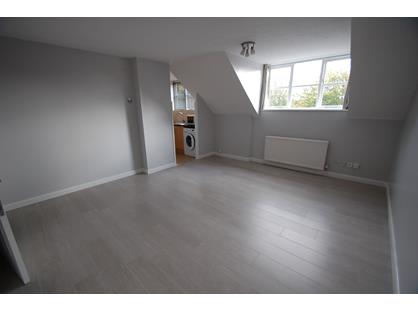 2 Bed Flat, Boleyn Way, EN5