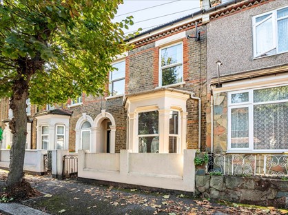 5 Bed Terraced House, Warwick Road, E15