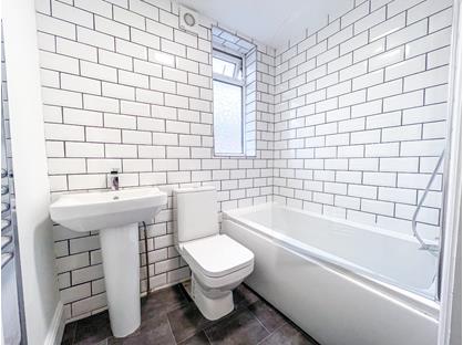 2 Bed Terraced House, Lyndhurst Street, M6