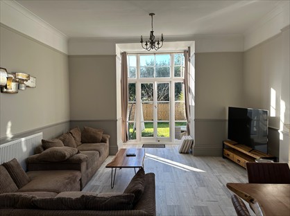 3 Bed Flat, Westhill Road, TQ1