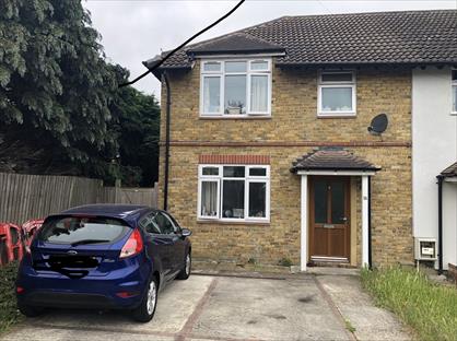 4 Bed Semi-Detached House, Lionel Gardens, SE9