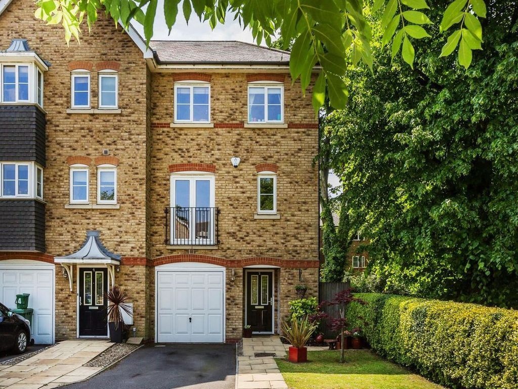 Epsom 4 Bed End Terrace, Horton Crescent, KT19 To Rent Now for £2,900.00 p/m