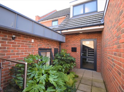7 Bed End Terrace, Hillside Court, RG1