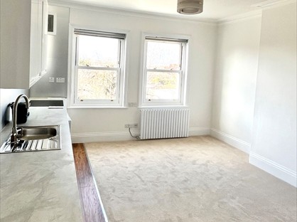 1 Bed Flat, Manorgate Road, KT2