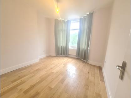2 Bed Flat, Charlemont Road, E6
