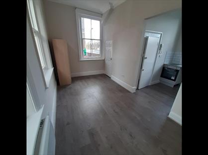 Studio Flat, Praed Street W2 - S/C Studio, W2