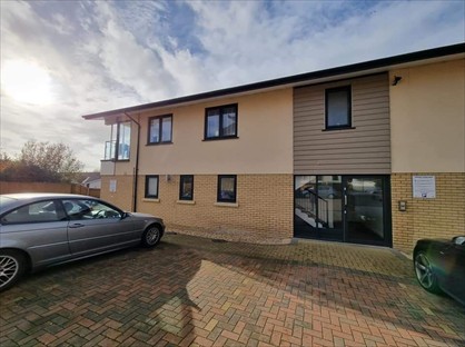 2 Bed Flat, Stonehouse Court, PE2