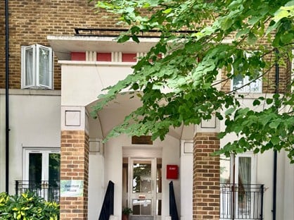 2 Bed Flat, Oakford House, W14