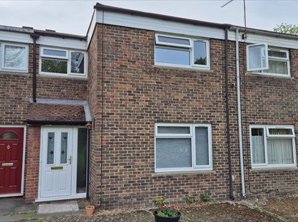 3 Bed Terraced House, Byron Close, RG24