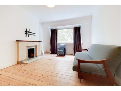 2 Bed Flat, Hilldown Court, SW16