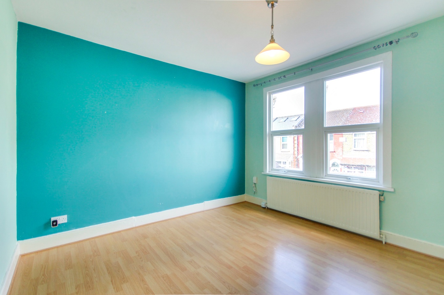 London 2 Bed Flat, Queens Road, E17 To Rent Now for £1,500.00 p/m