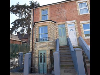 4 Bed End Terrace, Donnington Gardens, RG1