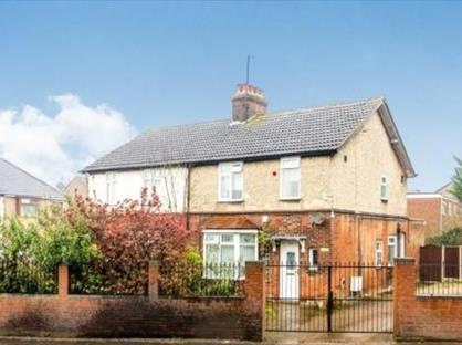 5 bed semi-detached house for rent in 5 Bed Semi-Detached House, Waller Avenue, LU4