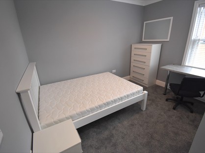 2 Bed Flat, Addington Road, RG1