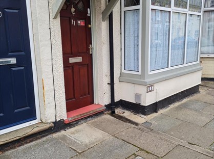 2 Bed Terraced House, Lincoln Road, NN5