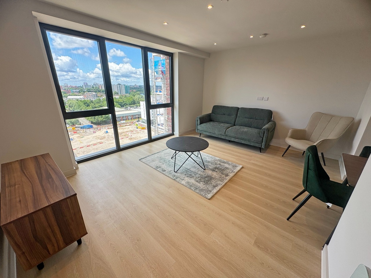 2 Bed Flat, Waterhouse Tower, M3