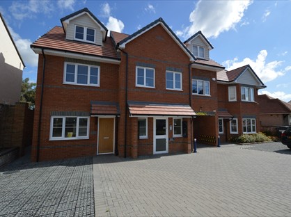 2 Bed Maisonette, Mill House, SS0