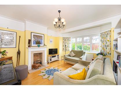 3 Bed Semi-Detached House, Pembroke Avenue, KT5
