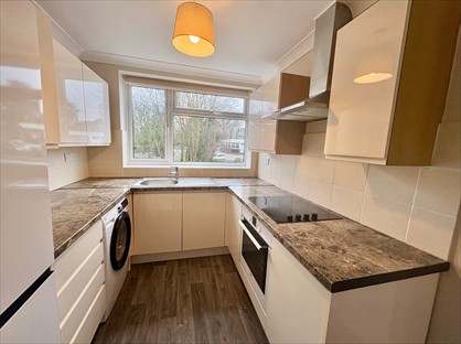 2 Bed Flat, Haig Court, CM2