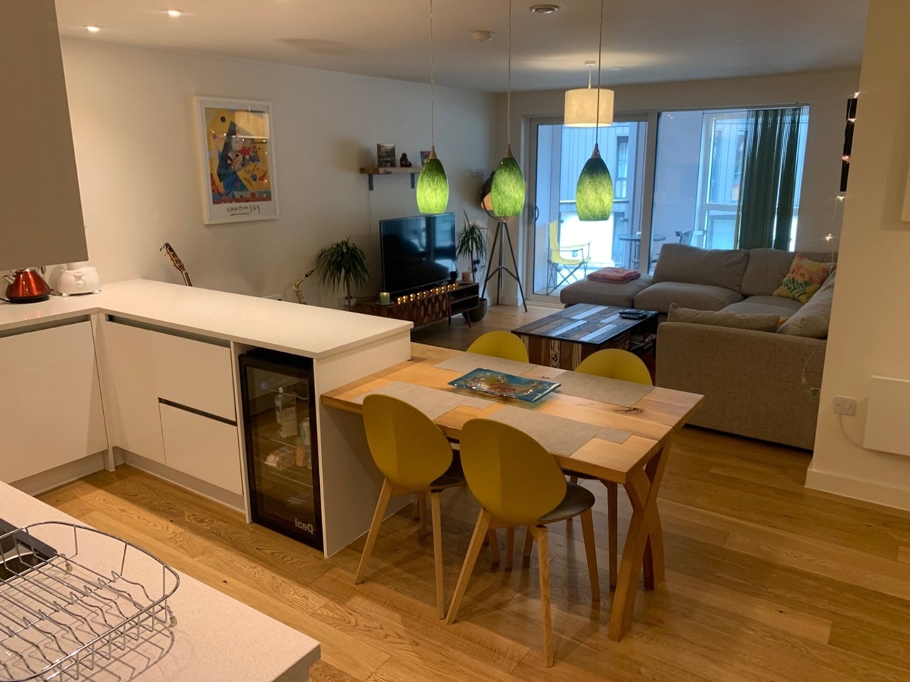 2 Bed Flat, Munday Street, M4 photo 2