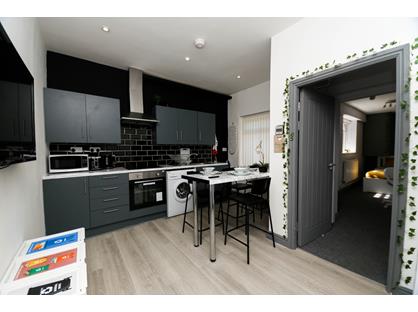 4 Bed Terraced House, Blandford Road, M6