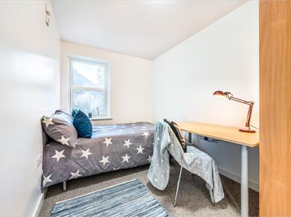 4 Bed Flat, Greenhill Road, SO22