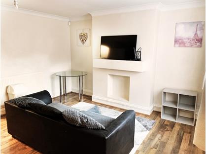 2 Bed Flat, Mandeville Road, EN3