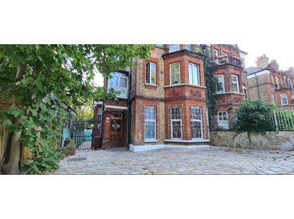 3 Bed Flat, Palace Road, SW2