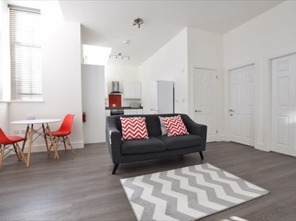 2 Bed Flat, Barony Court, CW5