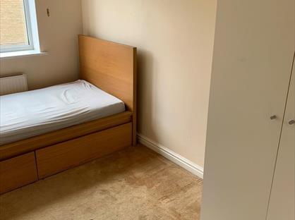 Room in a Shared House, Cedar Close, IG1