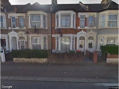 2 Bed Flat, Thackeray Road, E6