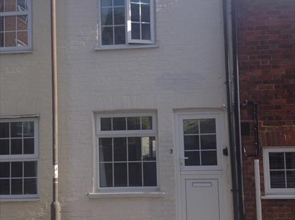 1 Bed Terraced House, Elm Street, MK18