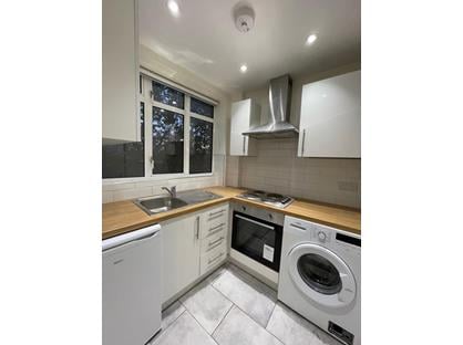 Studio Flat, Warren Court, NW1