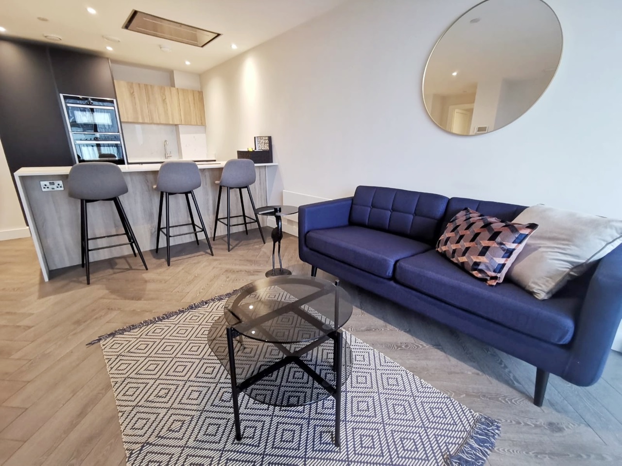 2 Bed Flat, Castle Wharf, M15 photo 3
